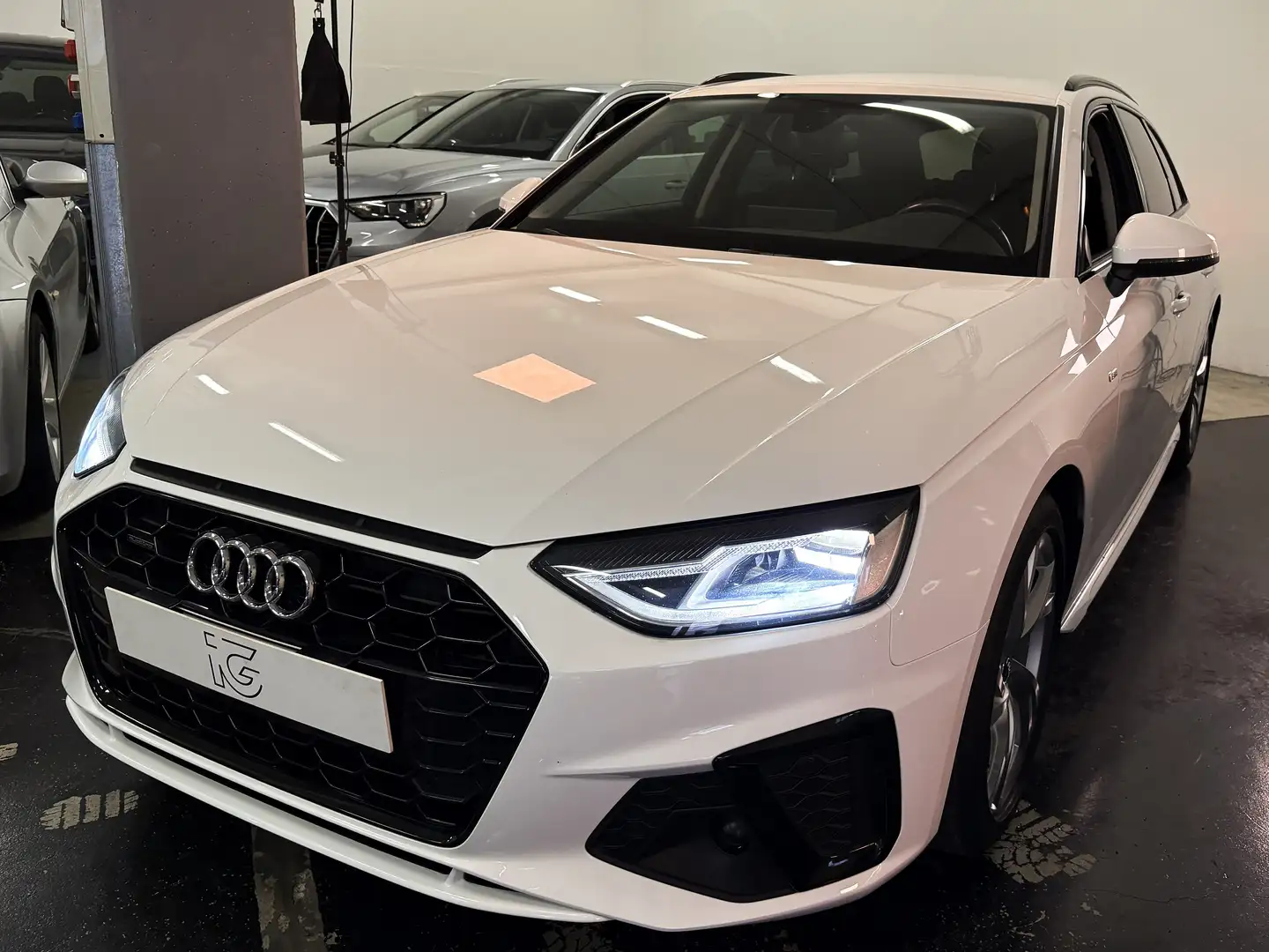 Audi A4 Avant 40 2.0TDI quattro-mhev 204cv s-tronic Blanco - 2