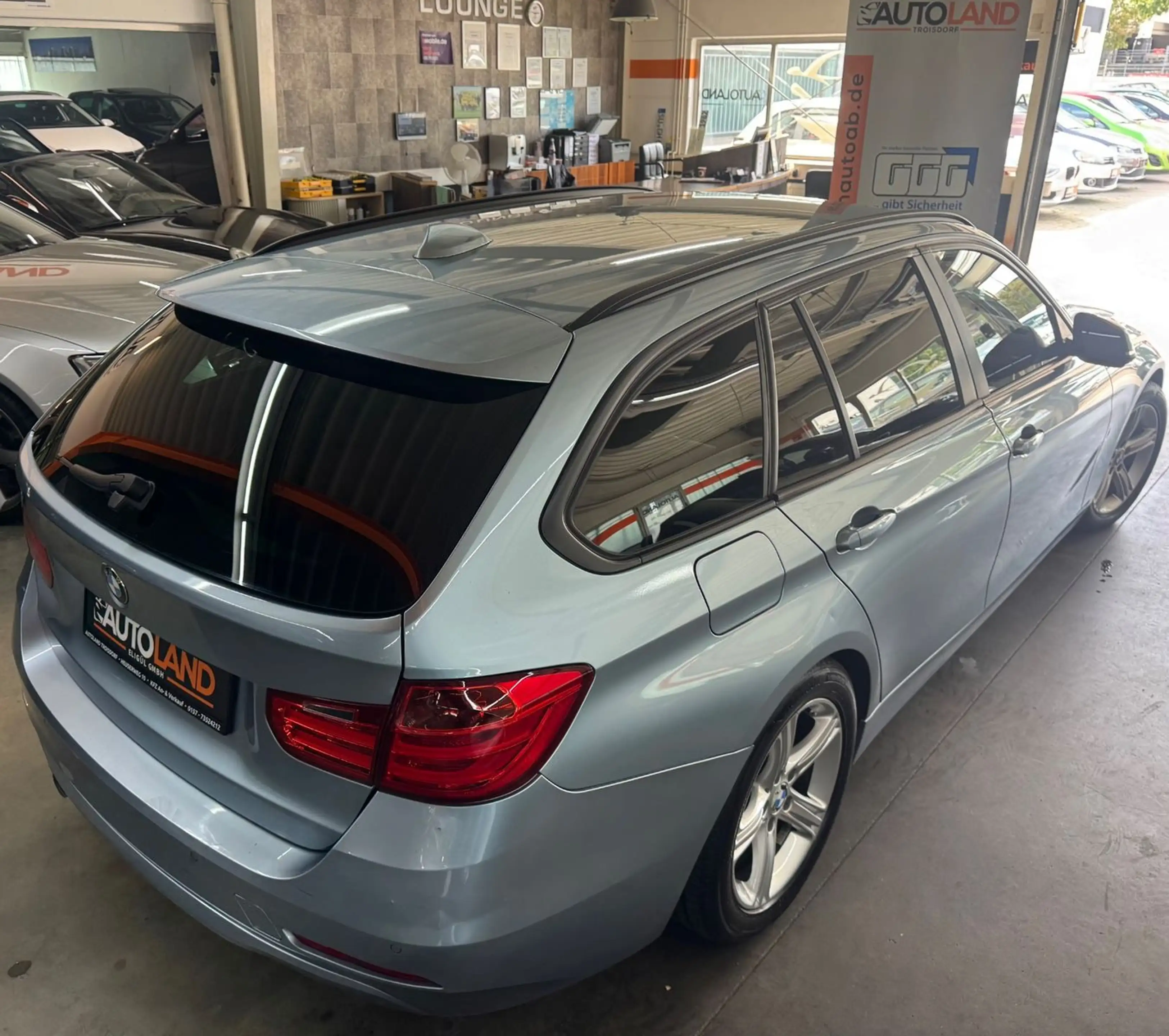 BMW 330 d Touring*AUTOM.*XENON*NAVI*HUD*KAMERA*KEYLES — photo 7