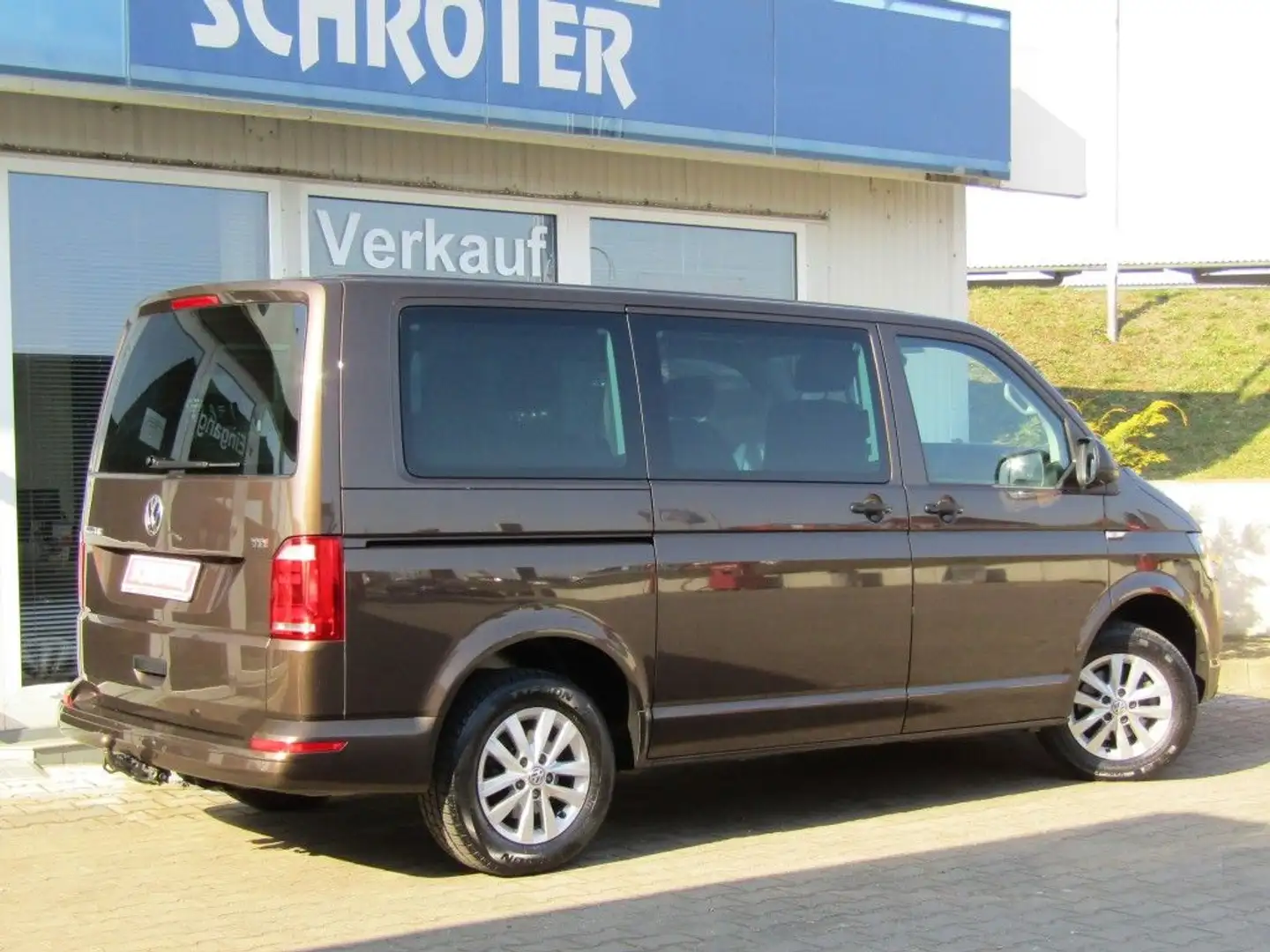 Volkswagen Transporter Multivan Kurz Trendline (Navi,Klimaaut,AZV,2xPDC,S Brun - 2