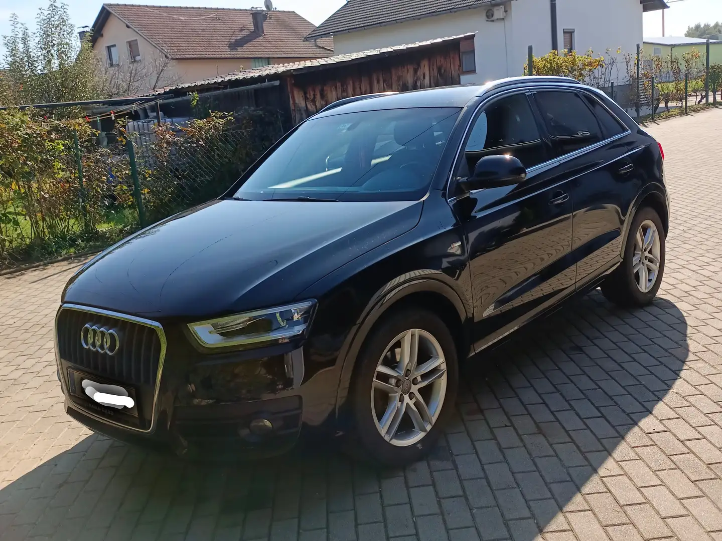 Audi Q3 Q3 2,0 TDI Sport quattro Sport Schwarz - 1