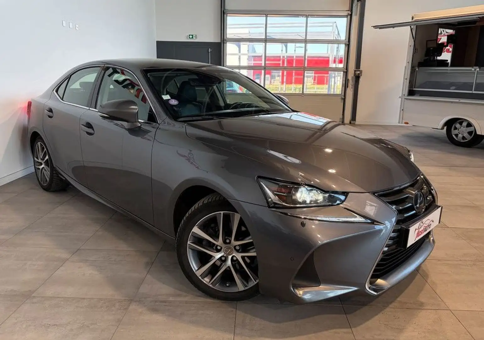 Lexus IS 300 300h HYBRIDE E-CVT 223cv-BVA-2020 Grau - 2