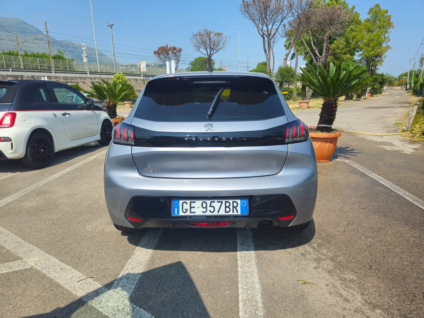 Peugeot 208 208 II 2019 1.2 puretech Allure Navi Pack s Grau - 2