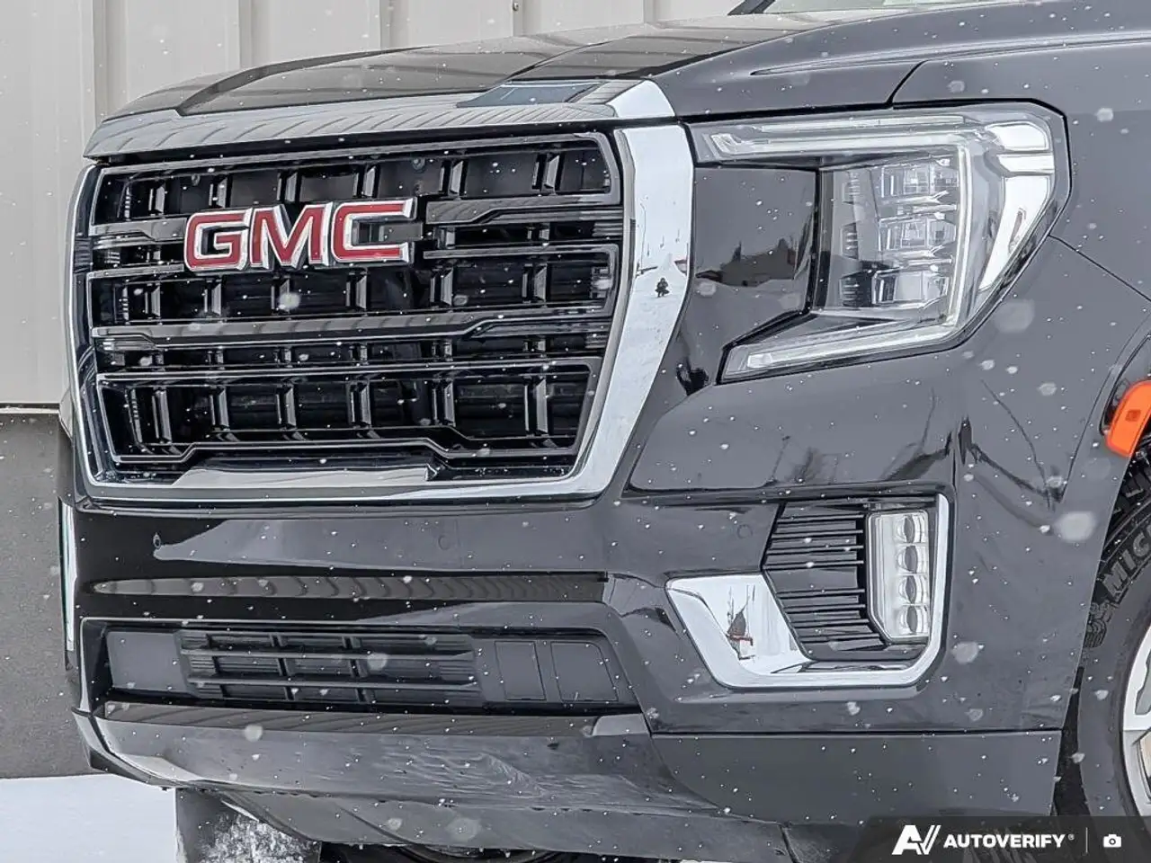 GMC Yukon снимка GMC Yukon