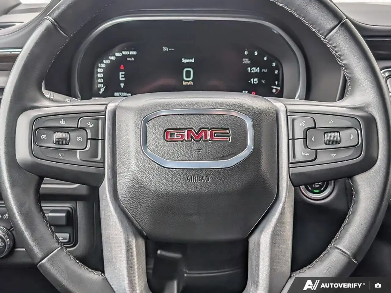 GMC Yukon снимка GMC Yukon
