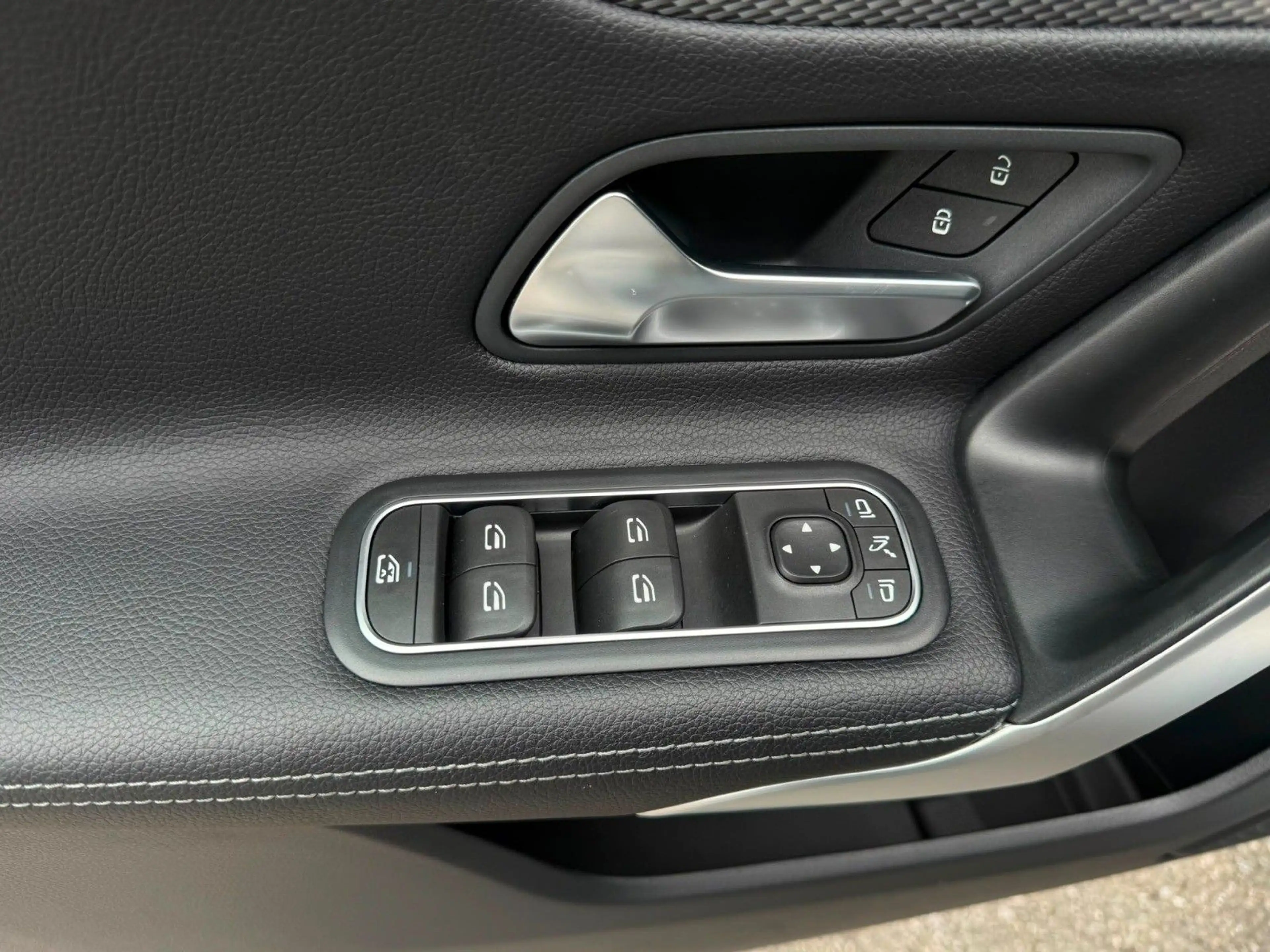 Mercedes-Benz A 250 * AUTOMATIK * LEDER * SPURHALTE * — photo 15