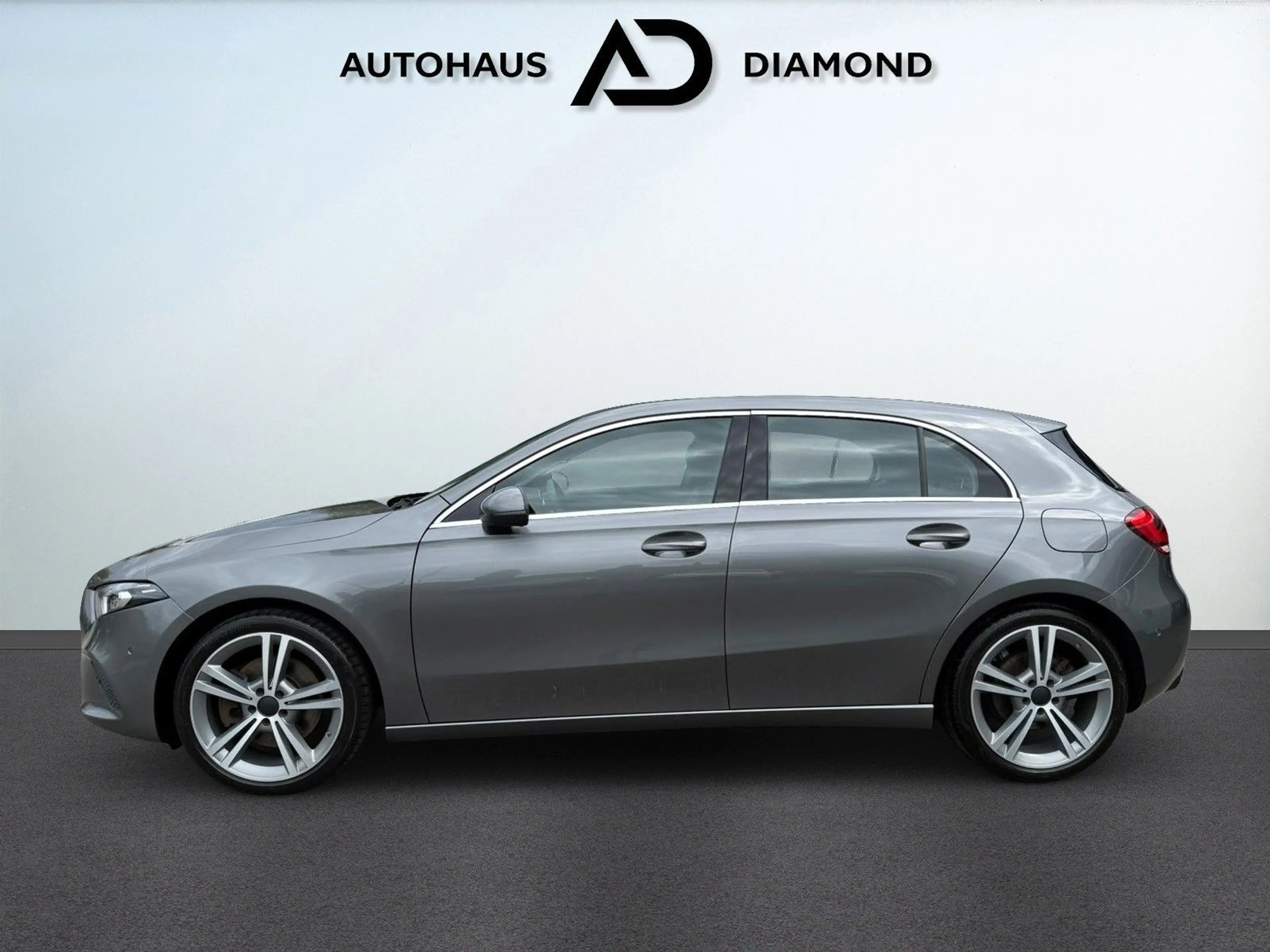Mercedes-Benz A 250 * AUTOMATIK * LEDER * SPURHALTE * — photo 6