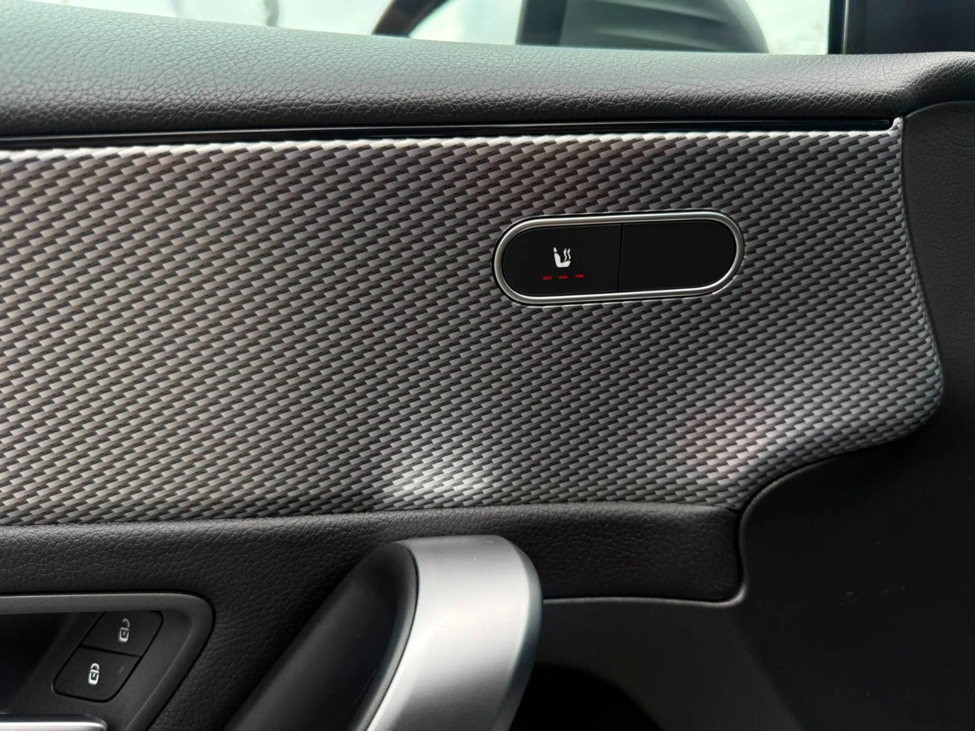 Mercedes-Benz A 250 * AUTOMATIK * LEDER * SPURHALTE * — photo 13