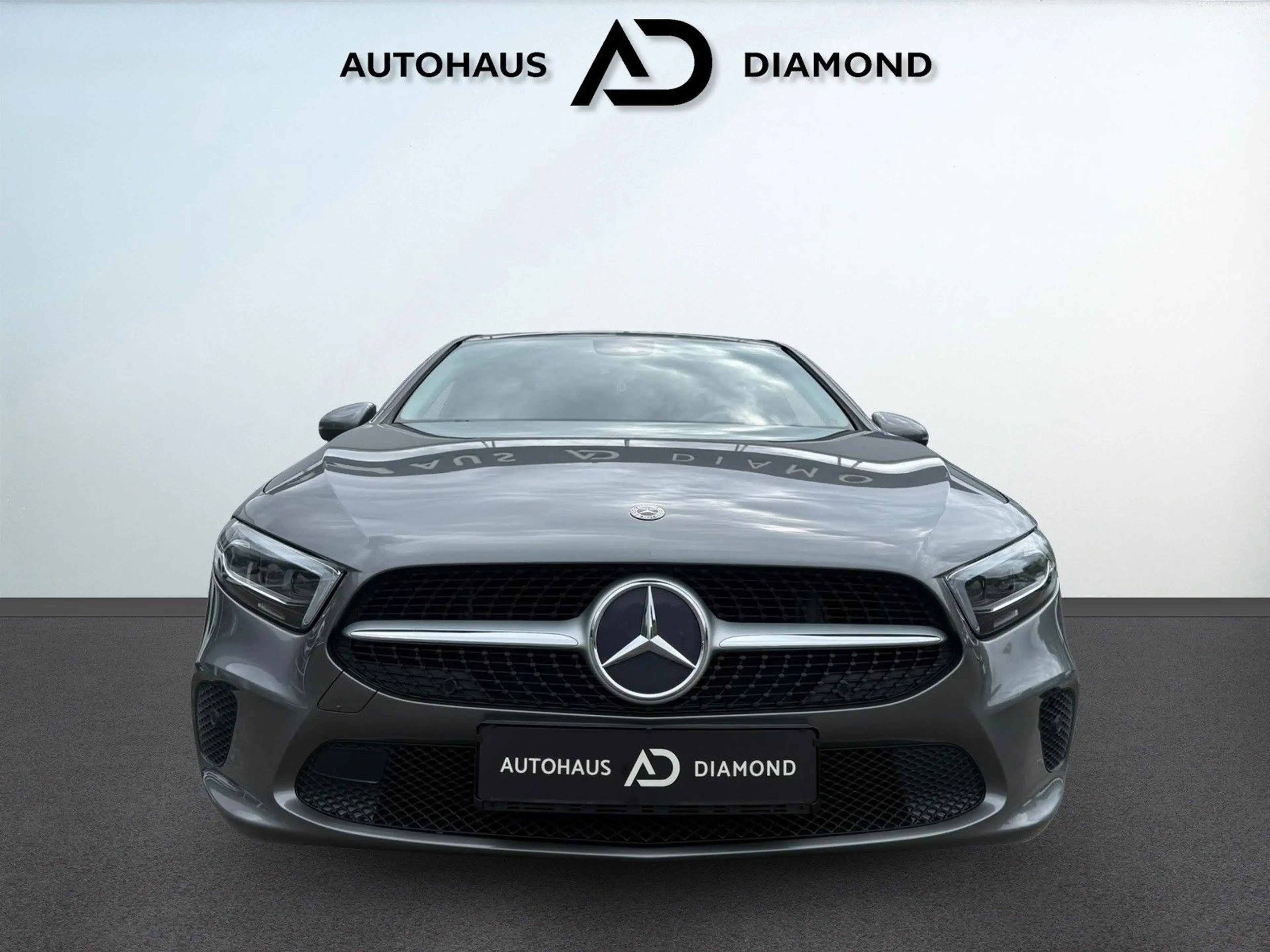 Mercedes-Benz A 250 * AUTOMATIK * LEDER * SPURHALTE * — photo 2