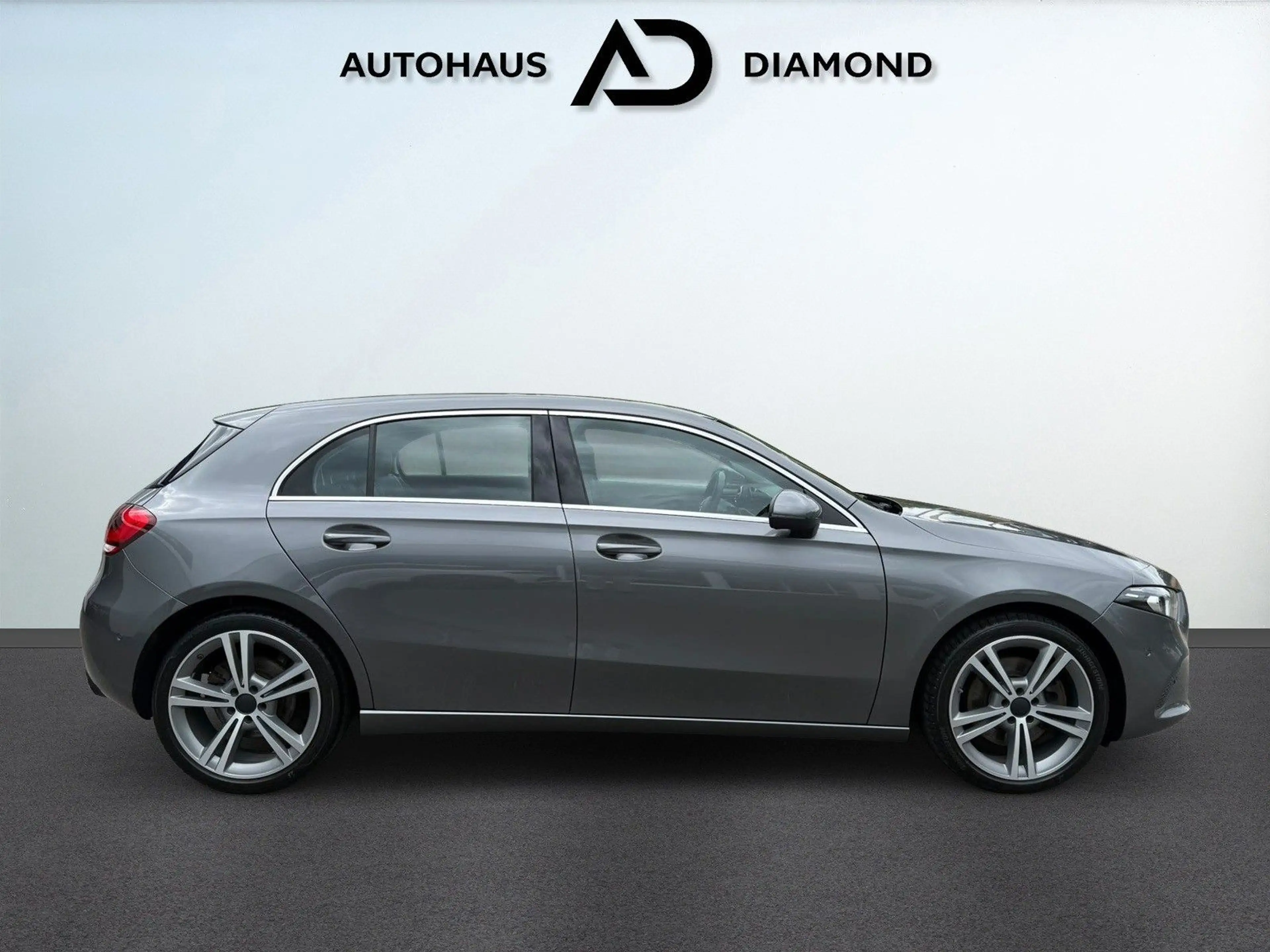 Mercedes-Benz A 250 * AUTOMATIK * LEDER * SPURHALTE * — photo 5