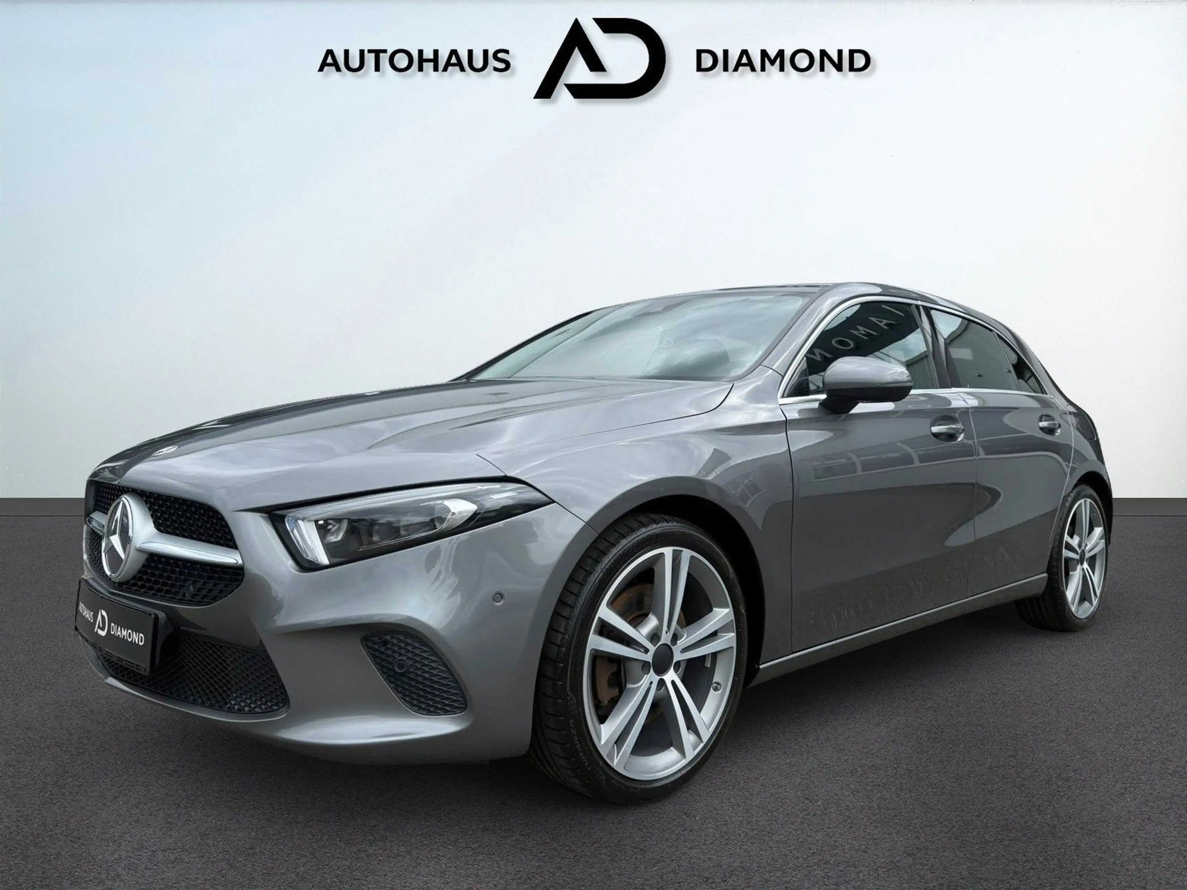 Mercedes-Benz A 250 * AUTOMATIK * LEDER * SPURHALTE * — photo 4