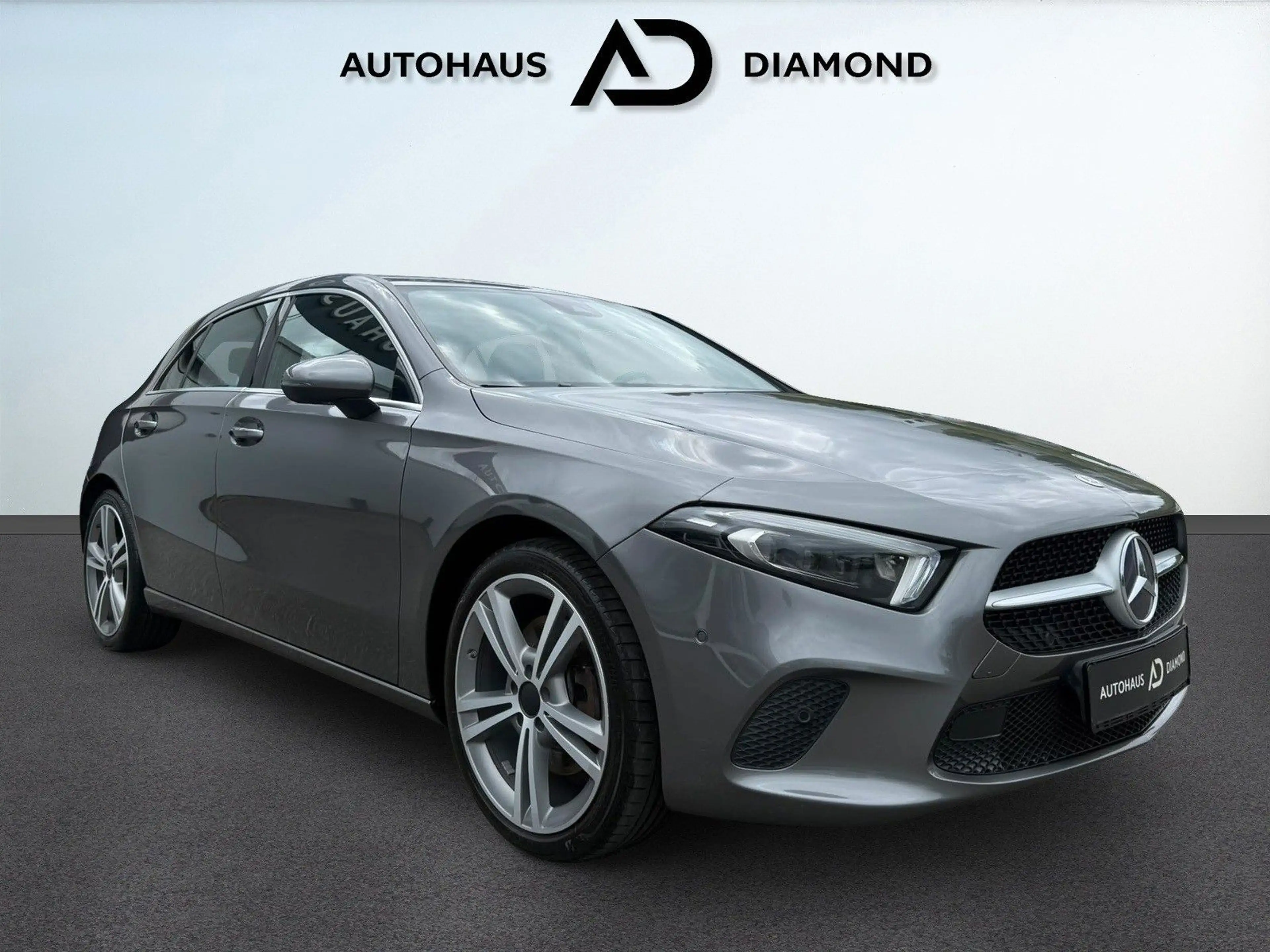 Mercedes-Benz A 250 * AUTOMATIK * LEDER * SPURHALTE * — photo 3