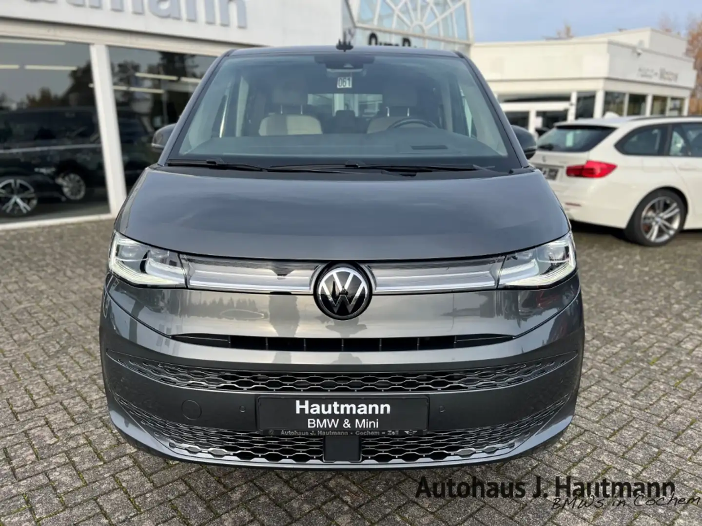 Volkswagen T7 Multivan Style lang +AHK+HUP+PANO+STH+eSITZE+ Grau - 2