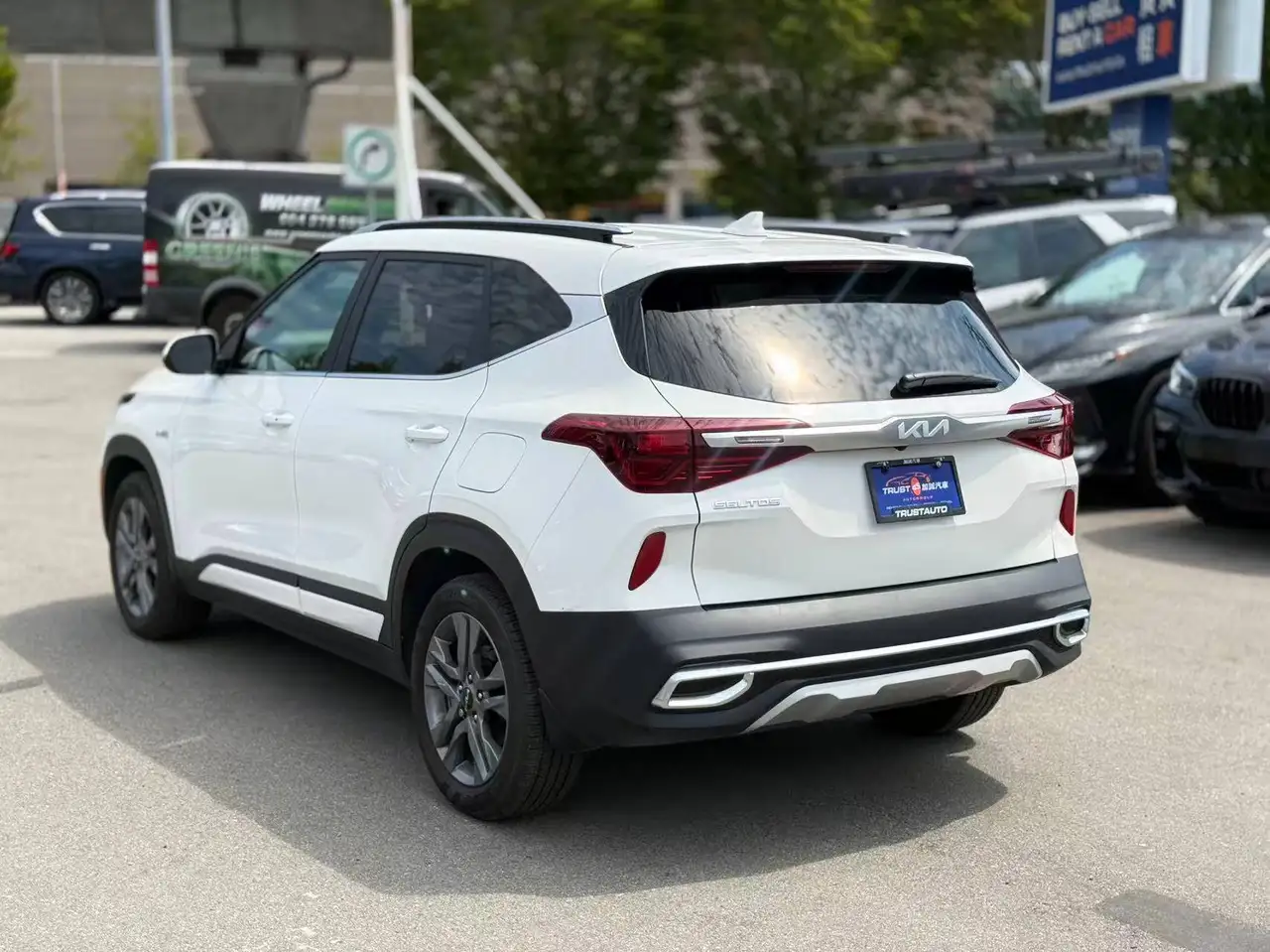 Kia Seltos photo Kia Seltos
