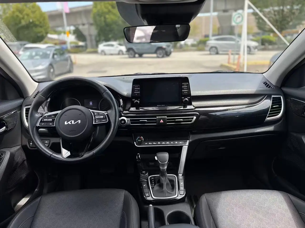 Kia Seltos photo Kia Seltos