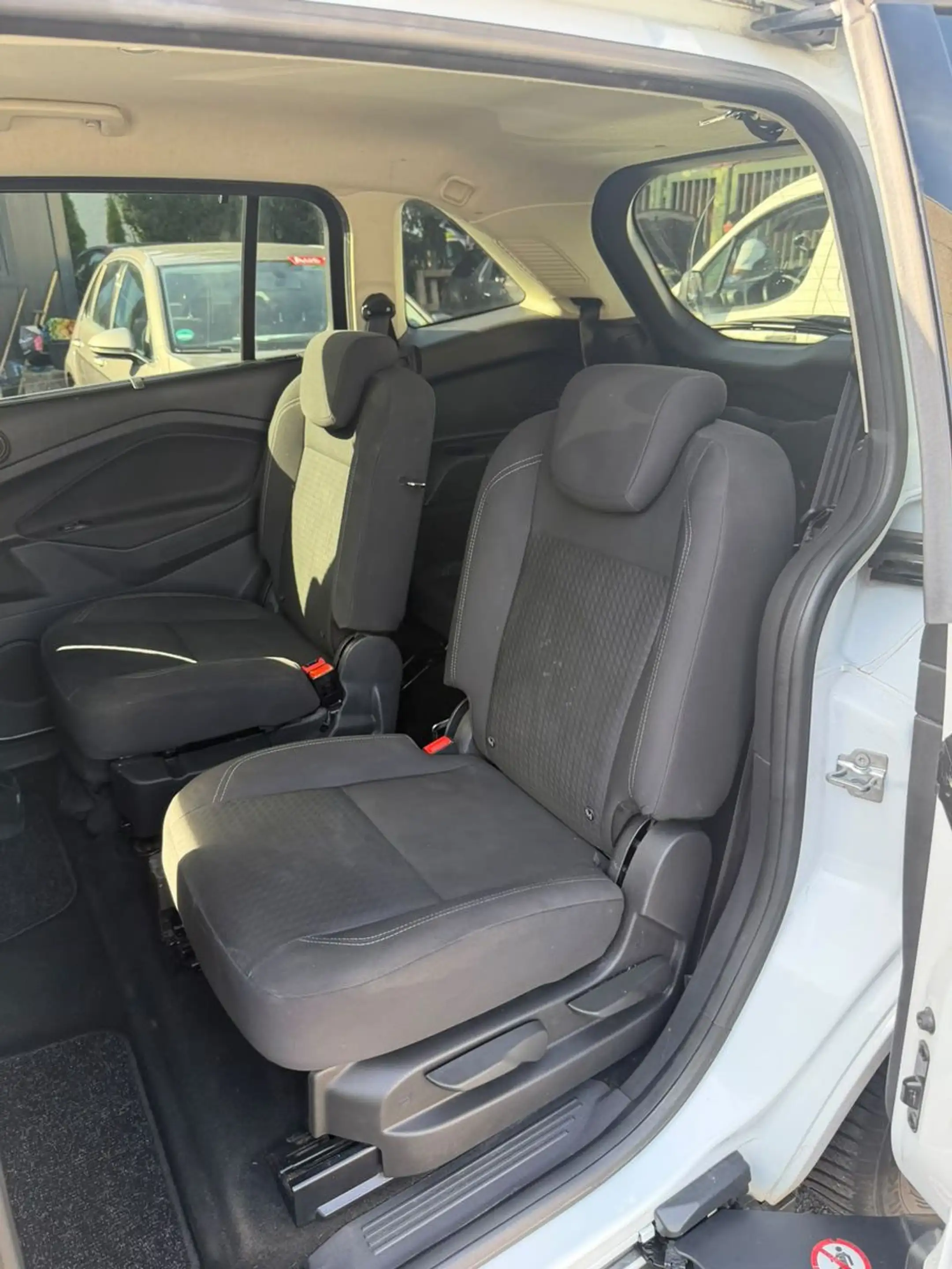 Ford Grand C-Max C-Max Grand  Cool & Connect — photo 11