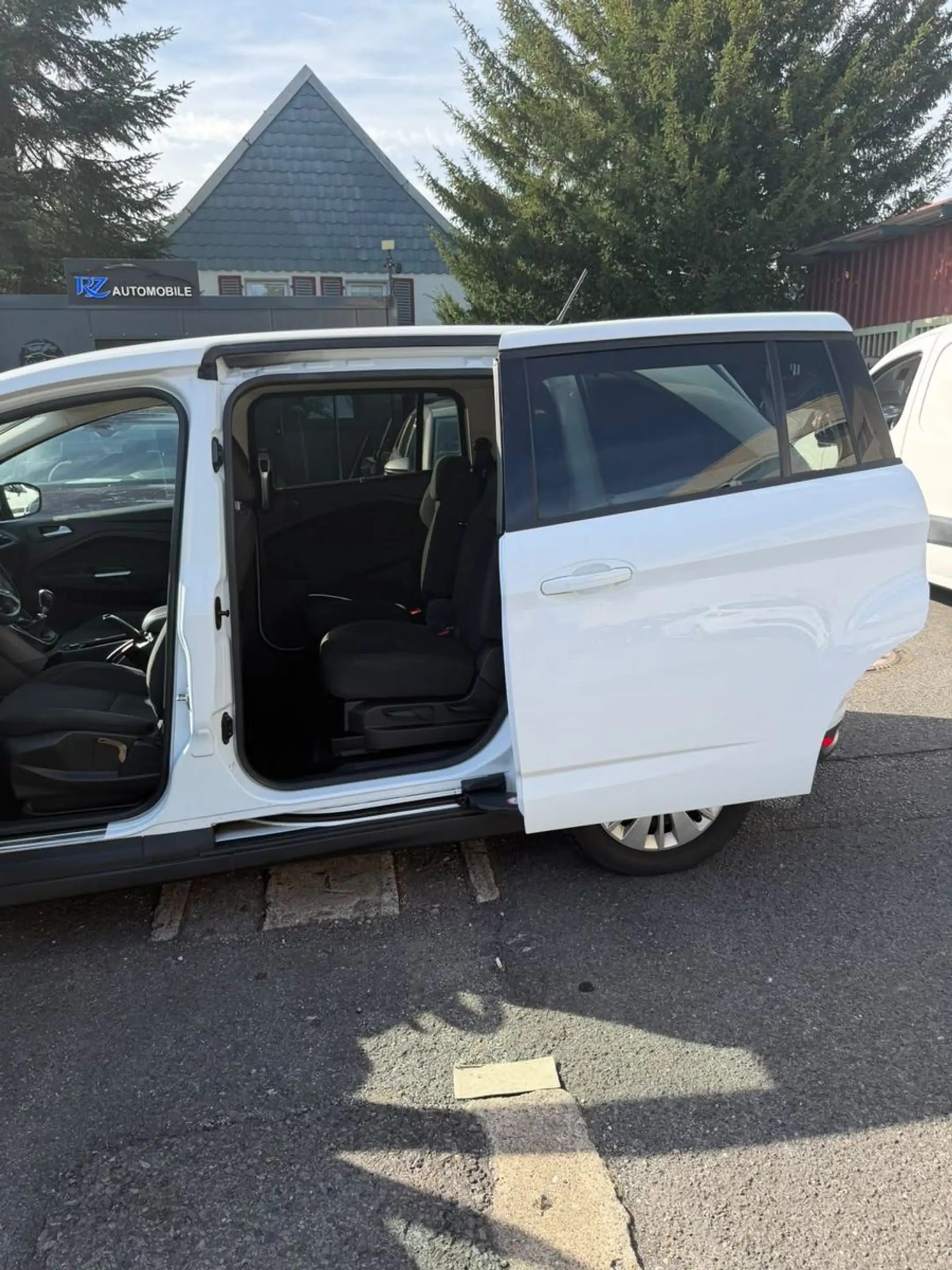 Ford Grand C-Max C-Max Grand  Cool & Connect — photo 10