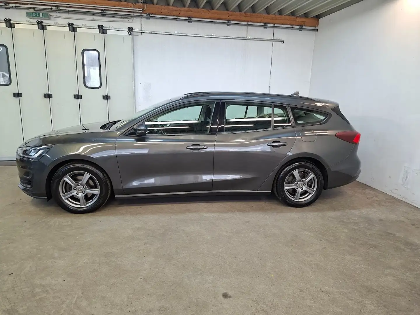 Ford Focus Kombi 1.5 EcoBlue Cool & Connect, LED, Navi Grau - 2