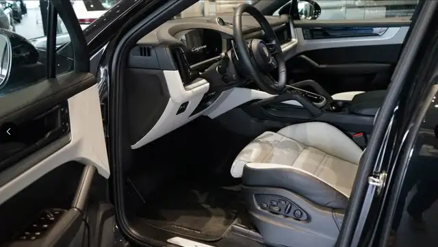 Porsche Cayenne view 7