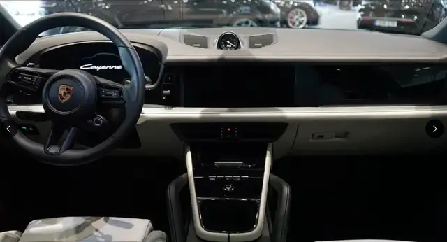 Porsche Cayenne view 11