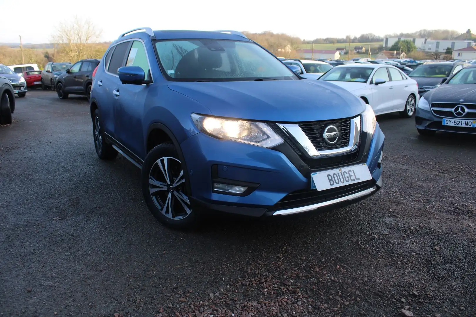 Nissan X-Trail N-CONNECTA 1L7 DCI 150 CV GPS 3D JA 18 CAMÉRA 360° TOIT PANO PK HIVER BOITE AUTO Blau - 1