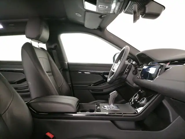Land Rover Range Rover Evoque view 3