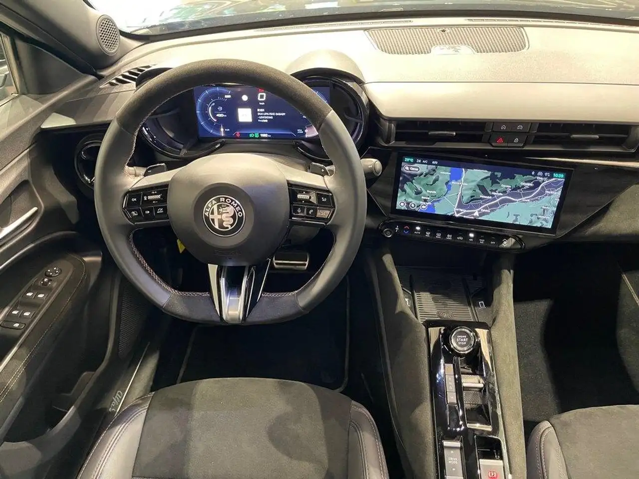 Alfa Romeo Junior 2025 — фото 13
