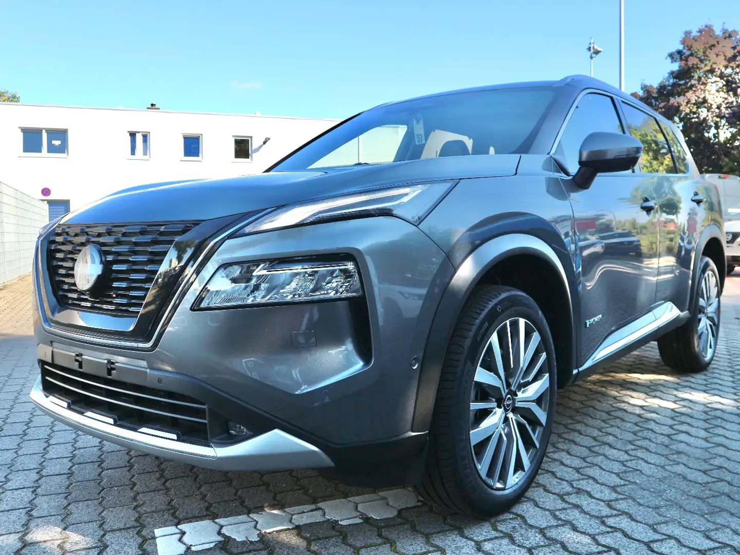 Nissan X-Trail TEKNA+ 1.5 VC-T e-POWER 4x2 Winterräder Grijs - 2