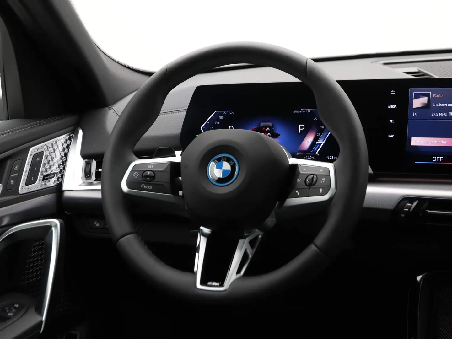 BMW iX2 xDrive30 67 kWh M Sport Edition Noir - 2