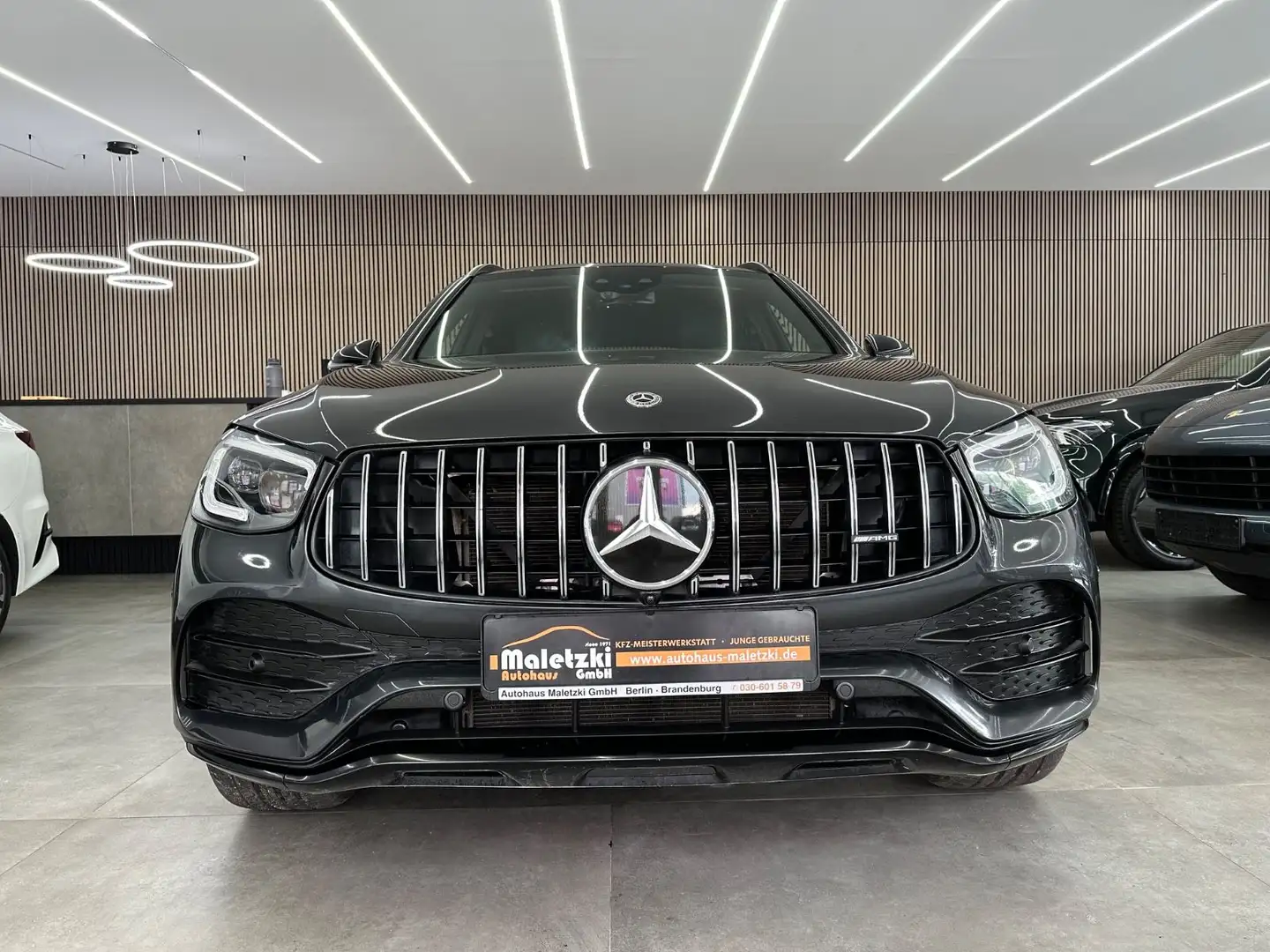 Mercedes-Benz GLC 43 AMG 4Matic*Distronic*Airmatic*Panorama* Šedá - 2