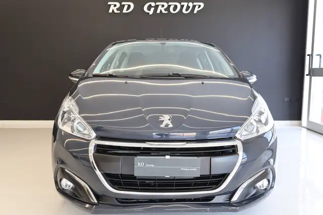 Peugeot 208 view 2
