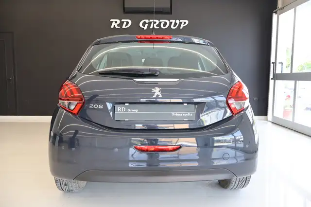 Peugeot 208 view 5