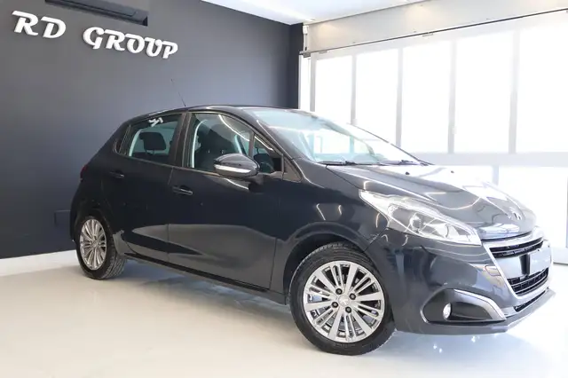 Peugeot 208 view 4