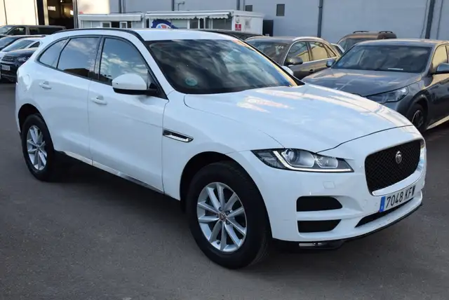 Jaguar F-Pace 2.0i4D Portfolio Aut. AWD 180
