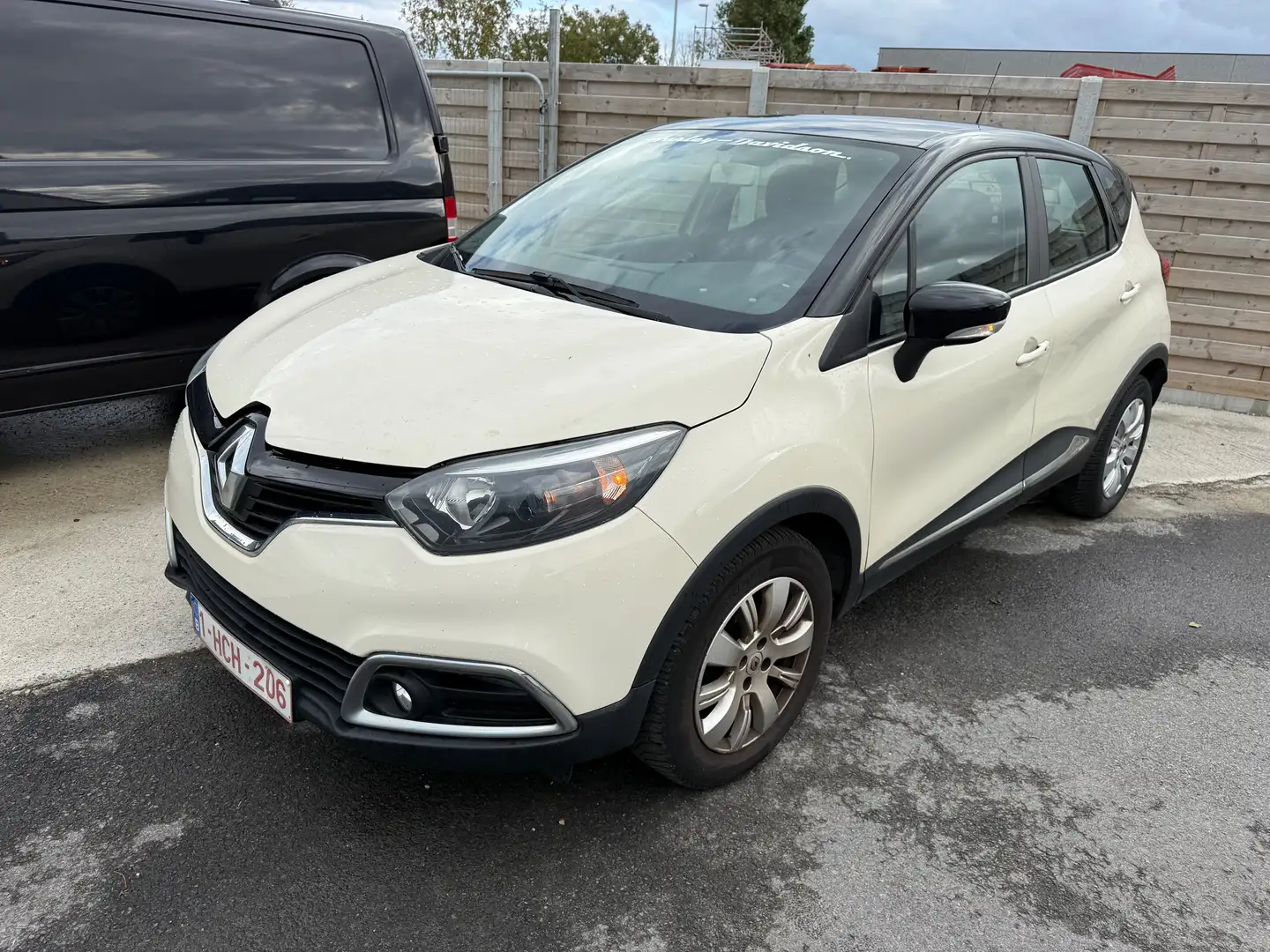 Renault Captur Captur ENERGY TCe 90 Start MOTOR SCHADE 3850 € Beige - 1