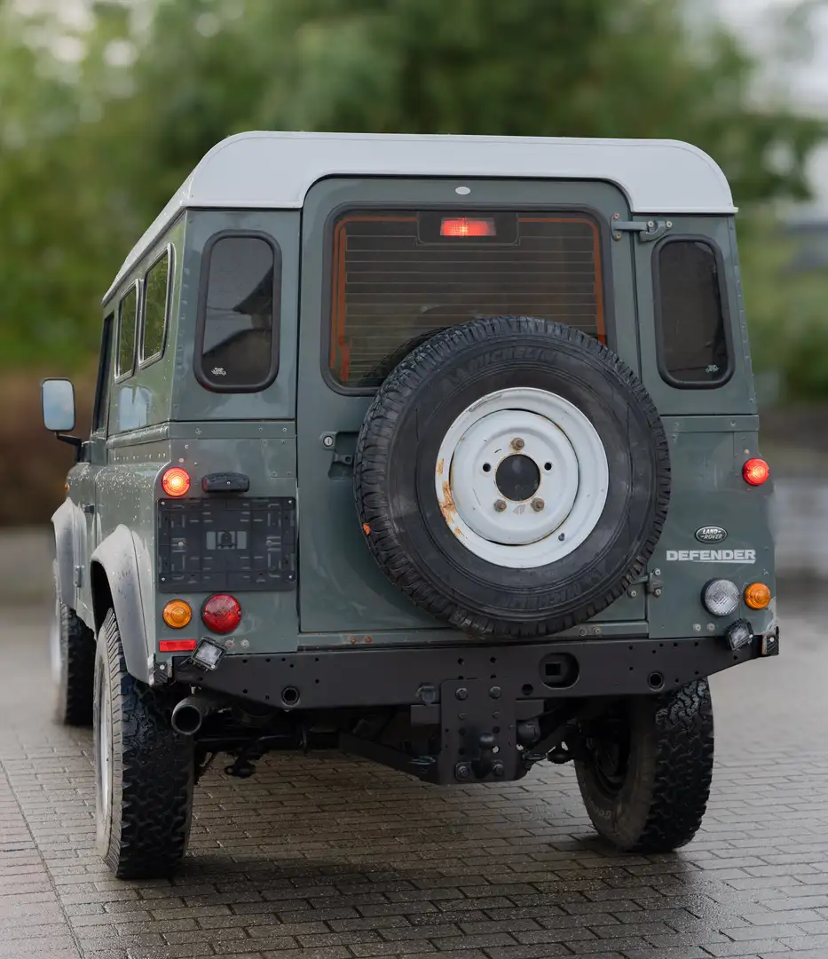 Land Rover Defender 2.2 Turbo - D E DPF Vert - 2