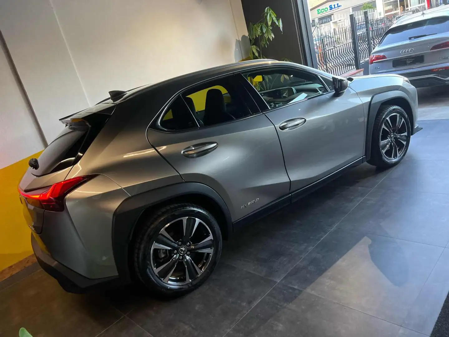 Lexus UX 250h UX Hybrid Premium UniPro KmCertif - 2