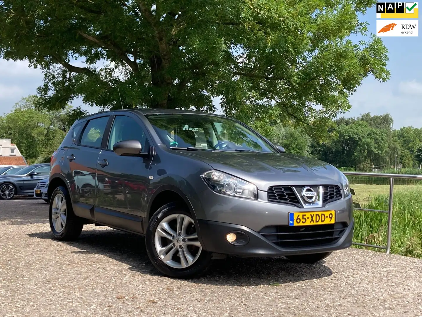 Nissan Qashqai 1.6 Acenta | 101.000 NAP + Cruise + Clima nu € 8.4 Grijs - 1