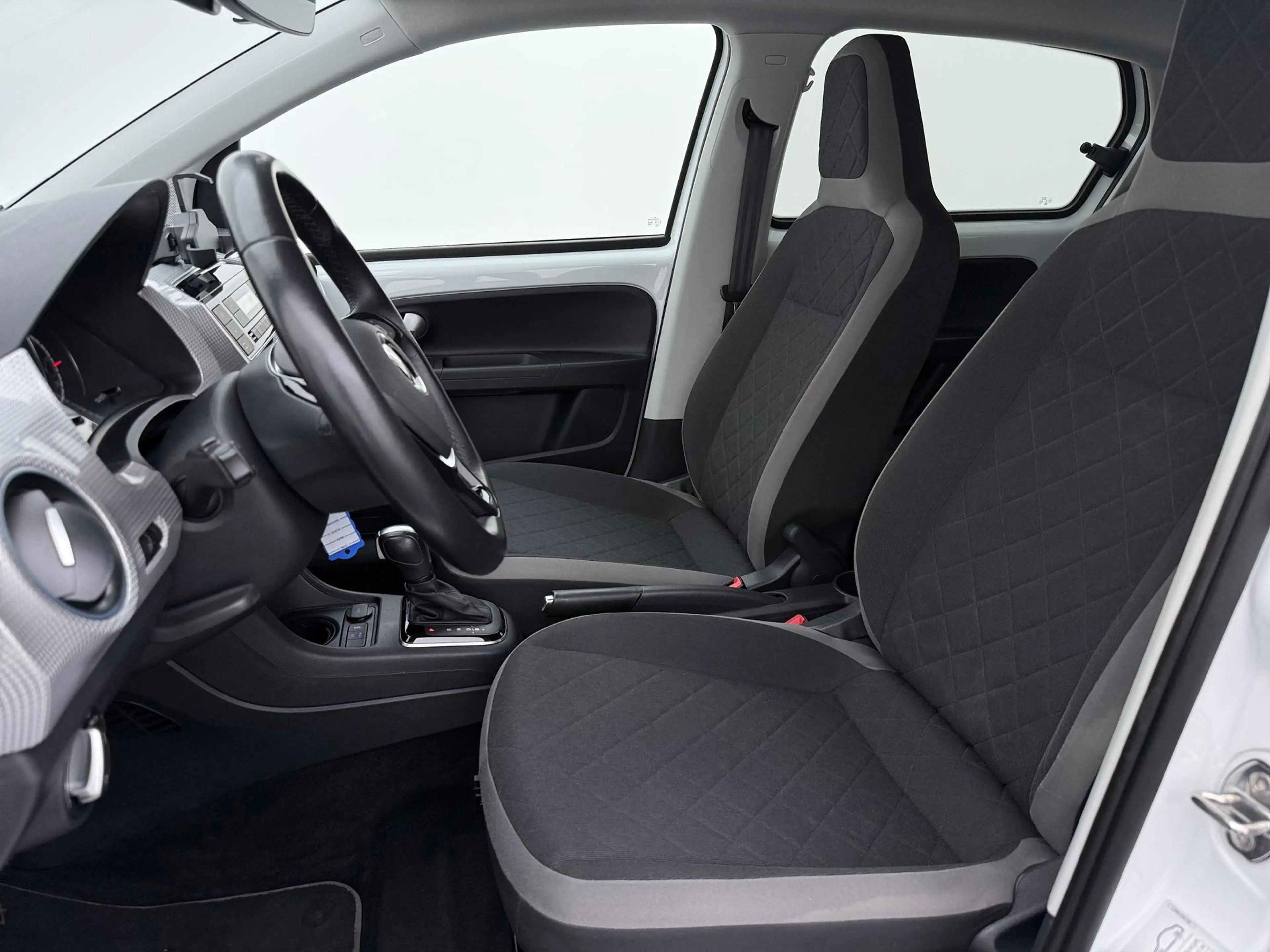 Volkswagen e-up! | Camera | Stoelverwarming | Climate Control | Cru — photo 4