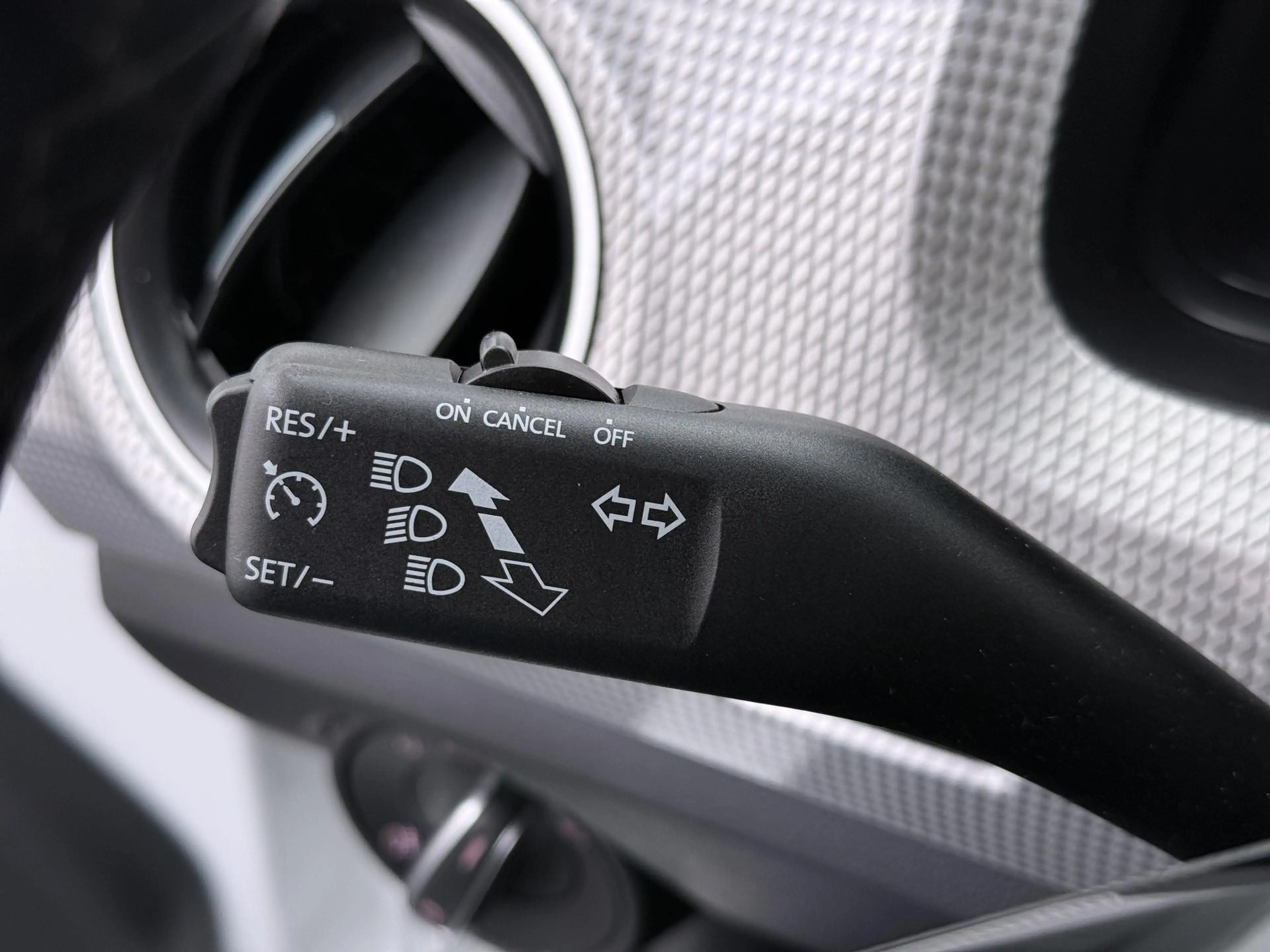 Volkswagen e-up! | Camera | Stoelverwarming | Climate Control | Cru — photo 11