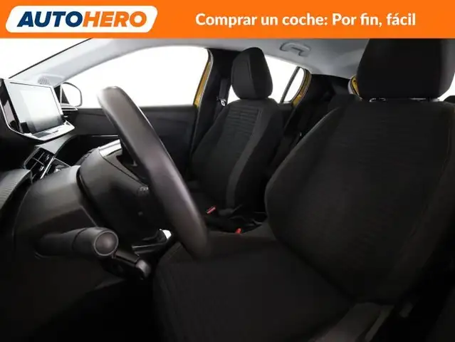 Peugeot 208 view 11