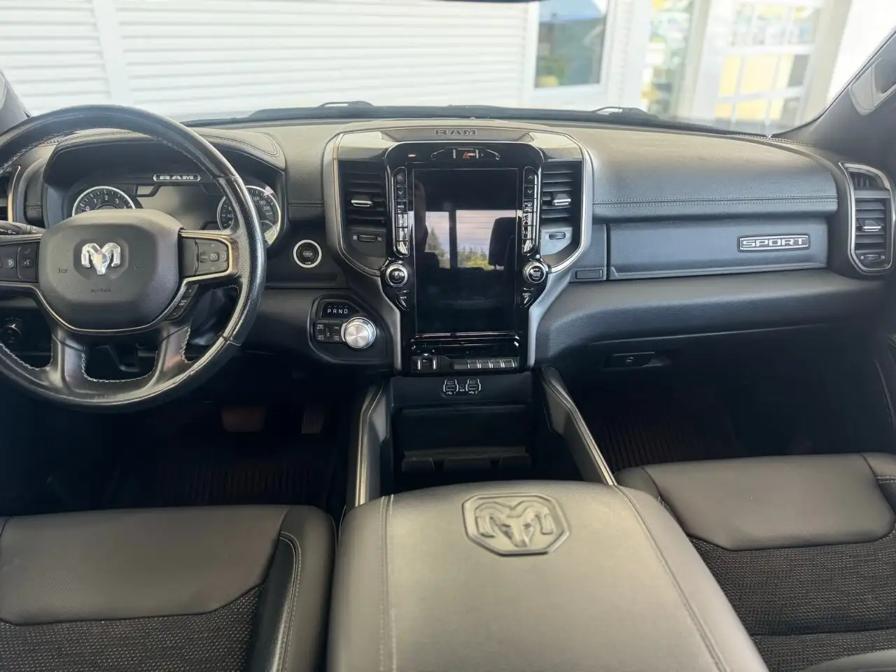 RAM 1500 снимка RAM 1500