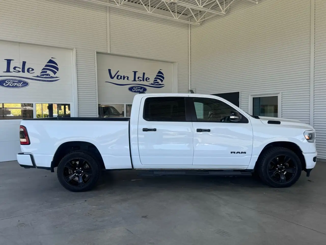 RAM 1500 снимка RAM 1500