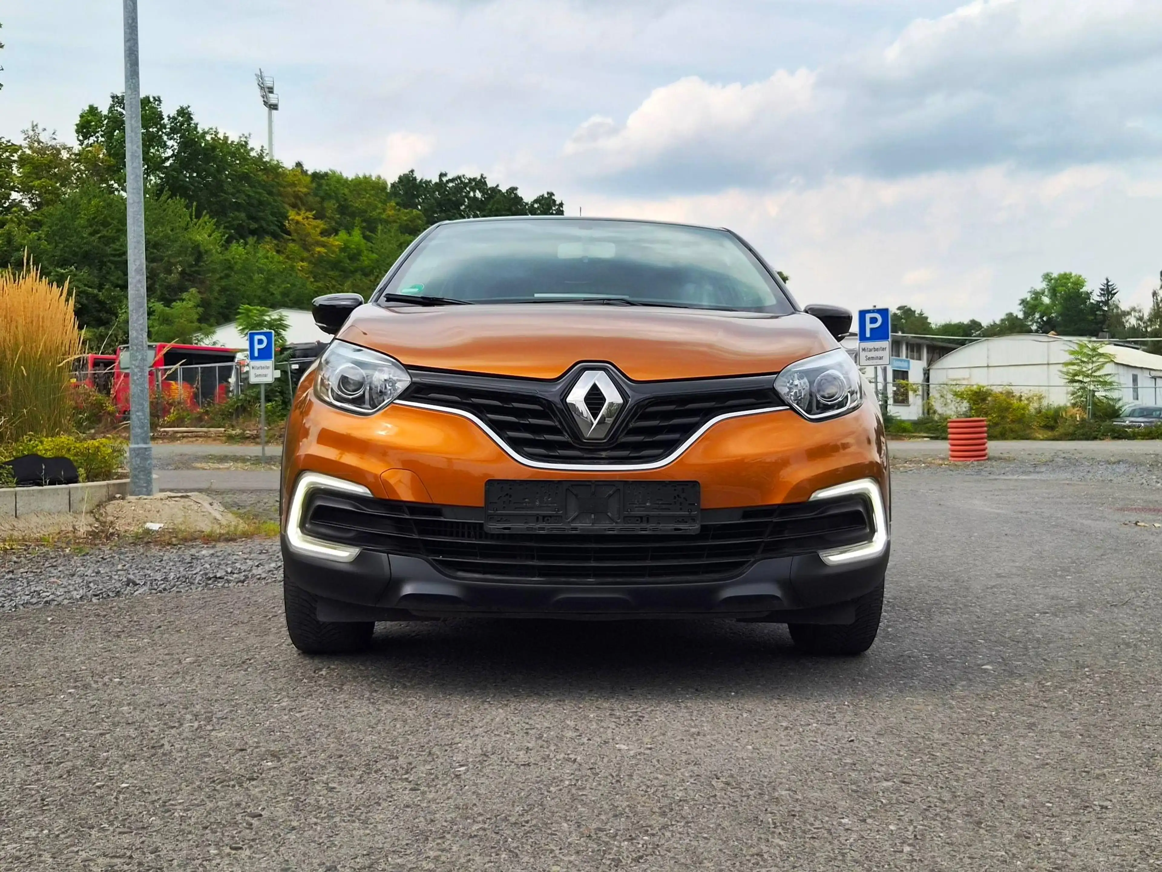 Renault Captur Limited/2 Hand/36000km/Klima/PDC/Colorverglasung/Finanzierung ab 6,99%/Euro6/ — photo 2