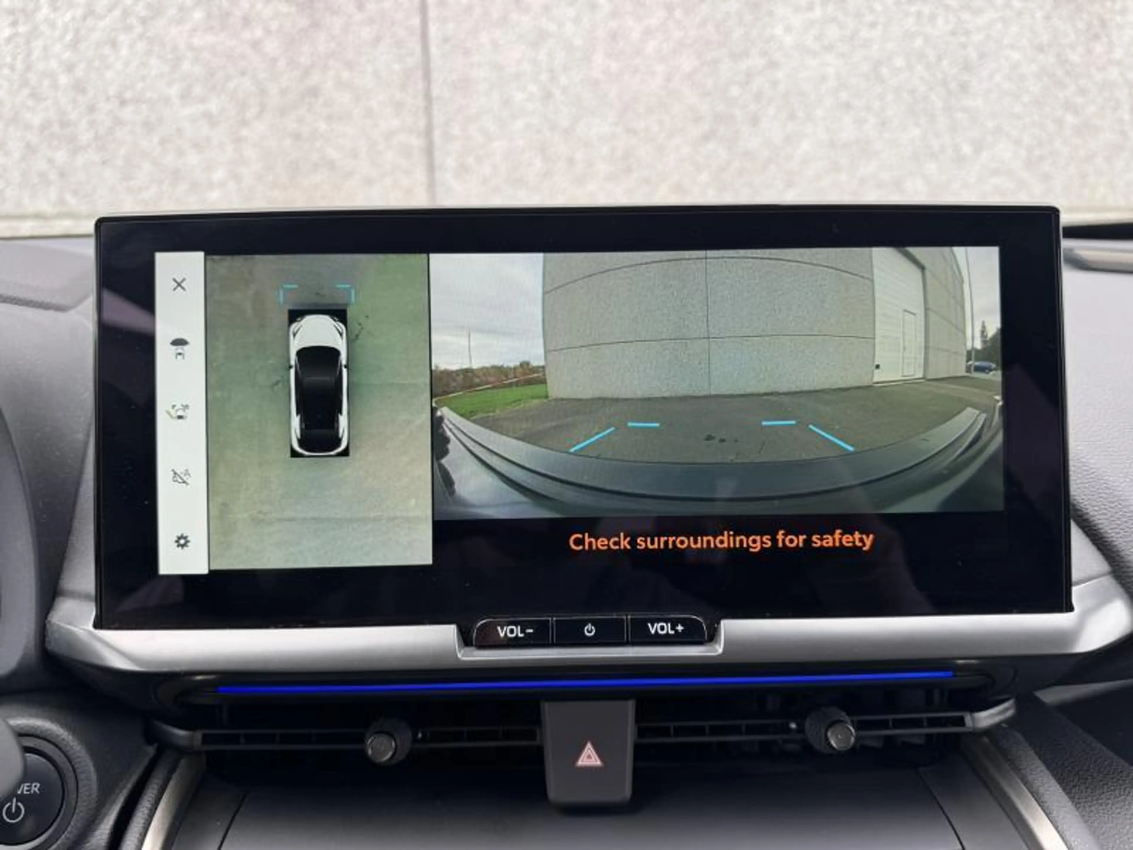 Toyota C-HR 1.8 Hybride Premium + Luxury pack ! — photo 22