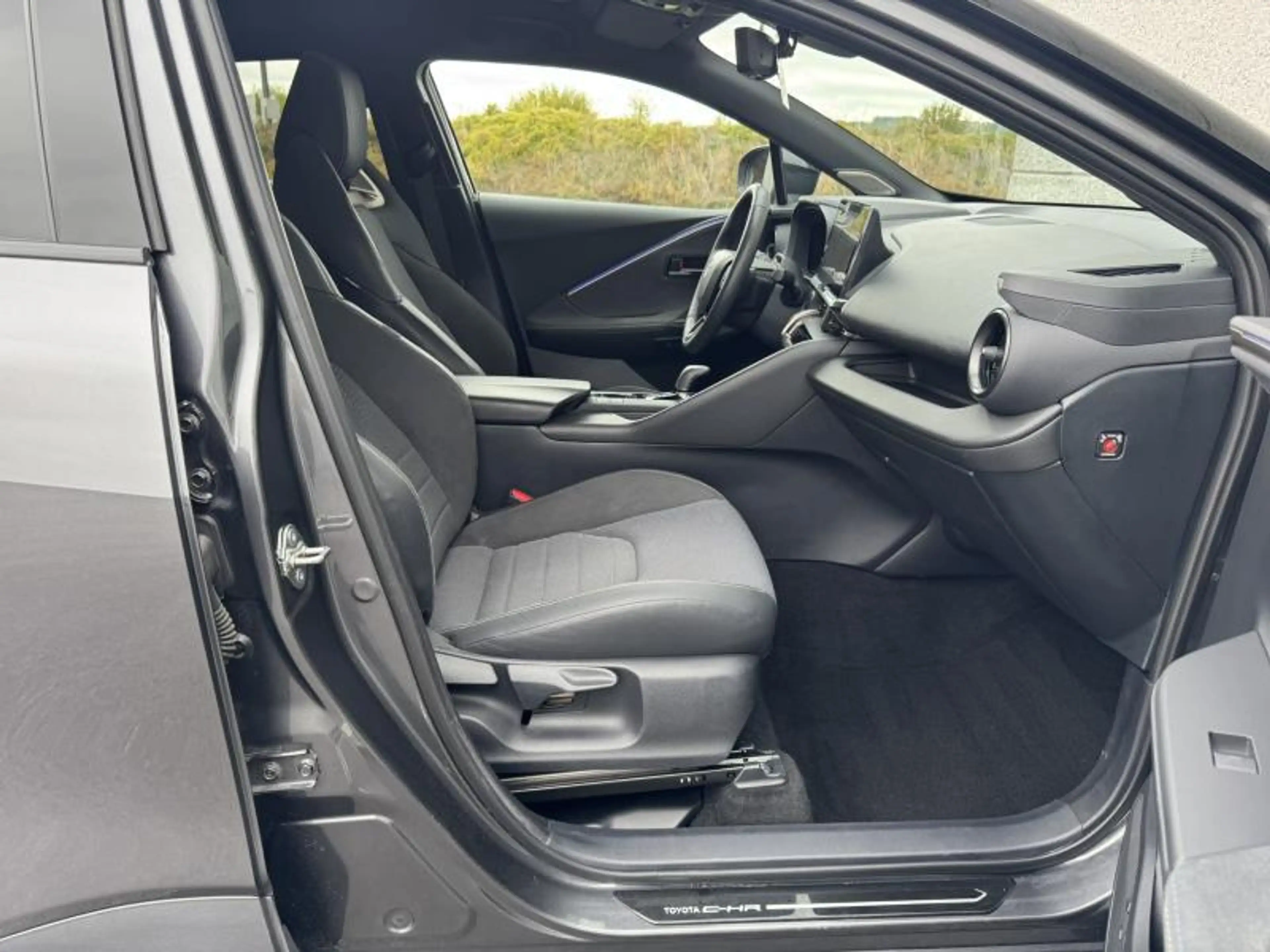Toyota C-HR 1.8 Hybride Premium + Luxury pack ! — photo 9