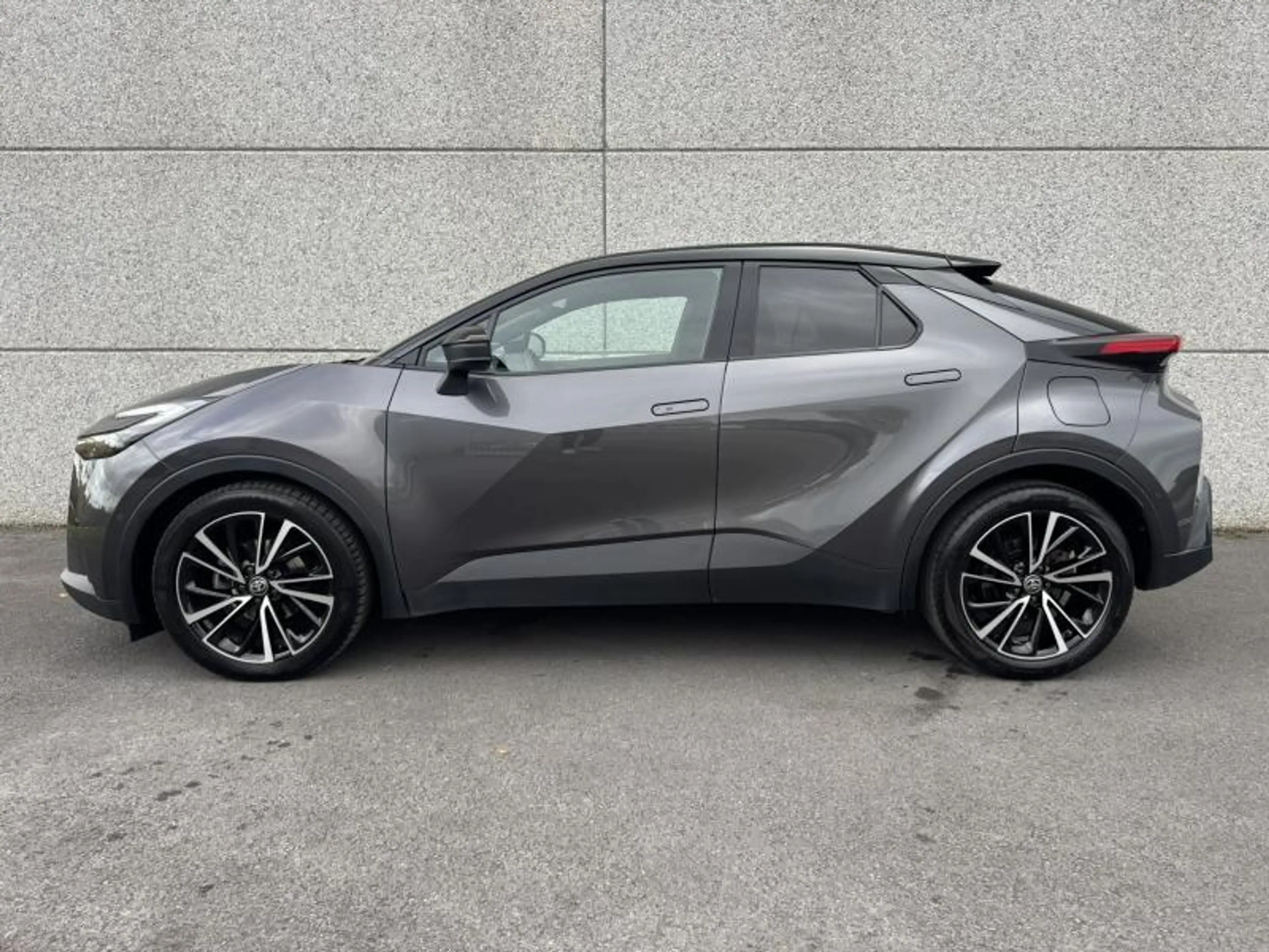 Toyota C-HR 1.8 Hybride Premium + Luxury pack ! — photo 4