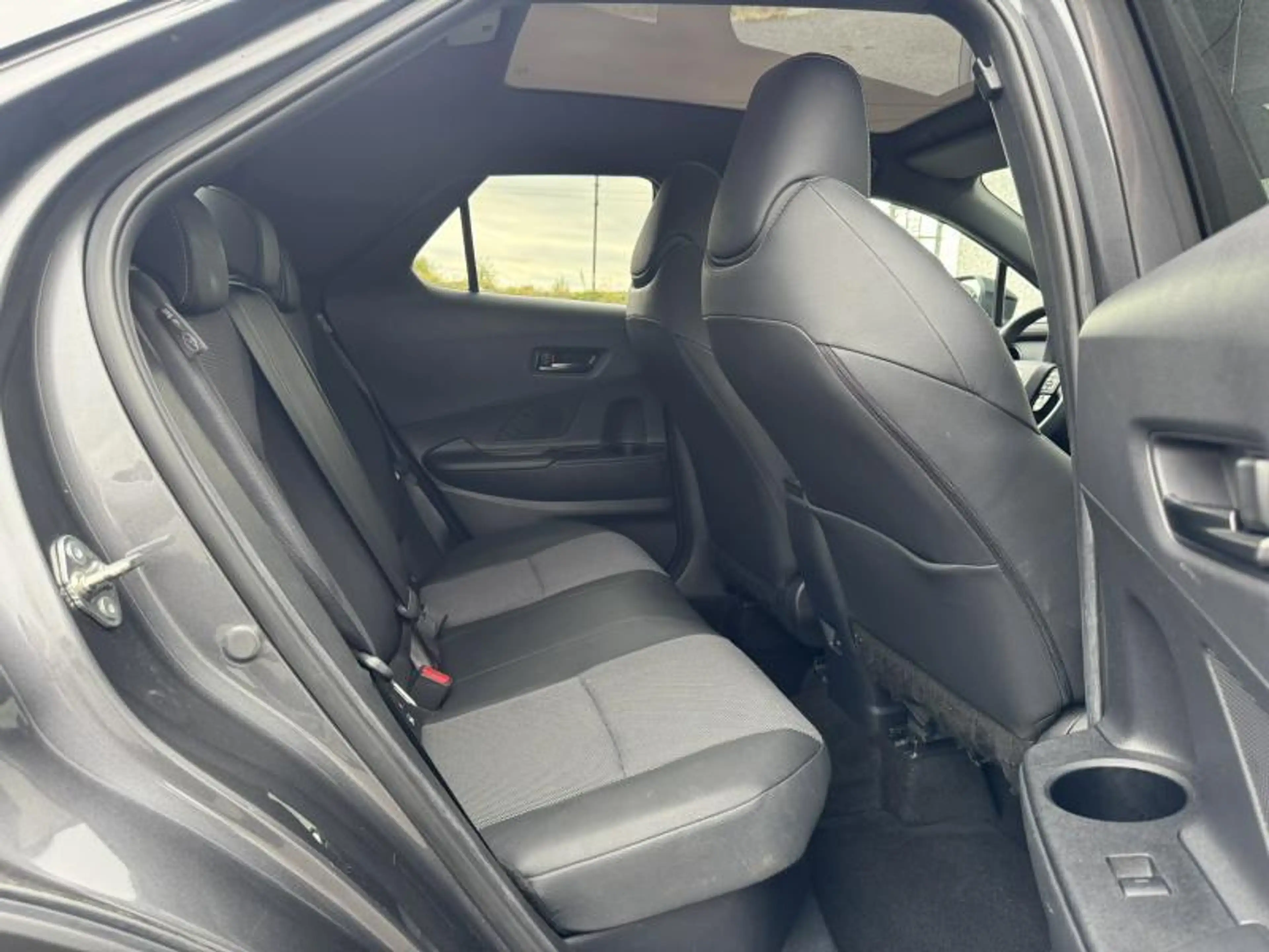 Toyota C-HR 1.8 Hybride Premium + Luxury pack ! — photo 10