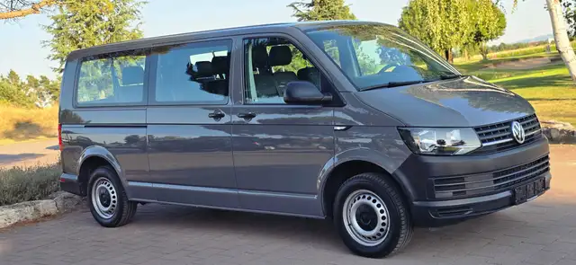 Volkswagen T6 Kombi Kombi Lang 2.0l TDI 150PS AHK KLIMA LEDER PDC BTA 2-HAND