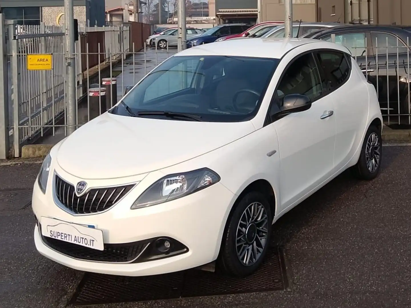 Lancia Ypsilon Ypsilon 2021 1.2 Ecochic Gpl 69cv neopatentati Bianco - 1