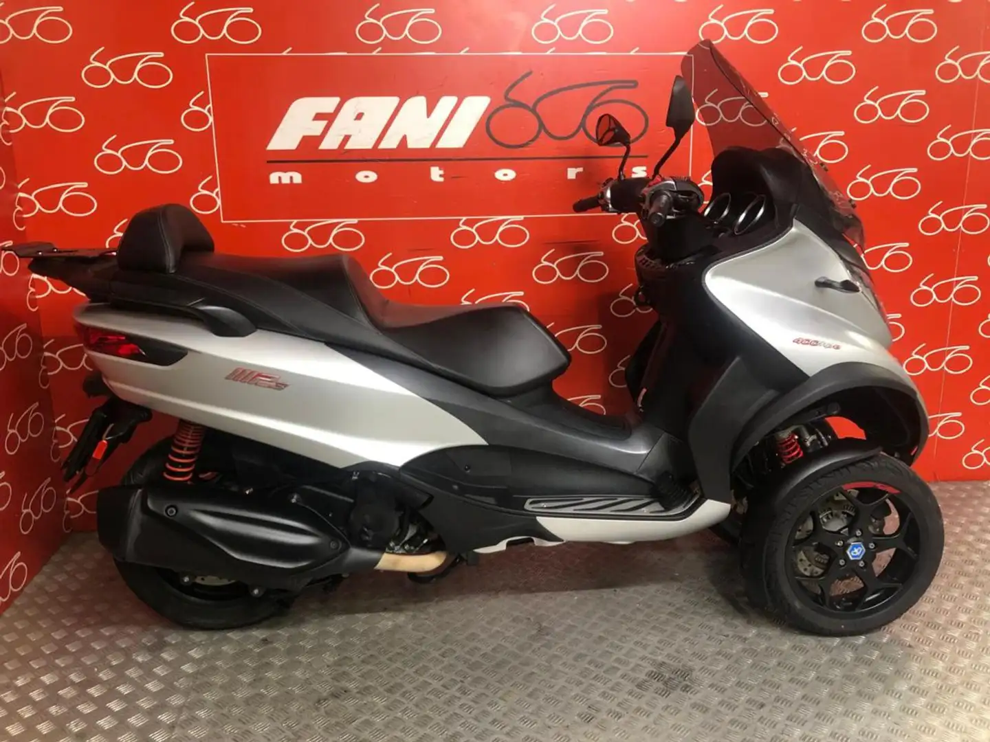 Piaggio MP3 400 400 HPE Sport Gris - 1